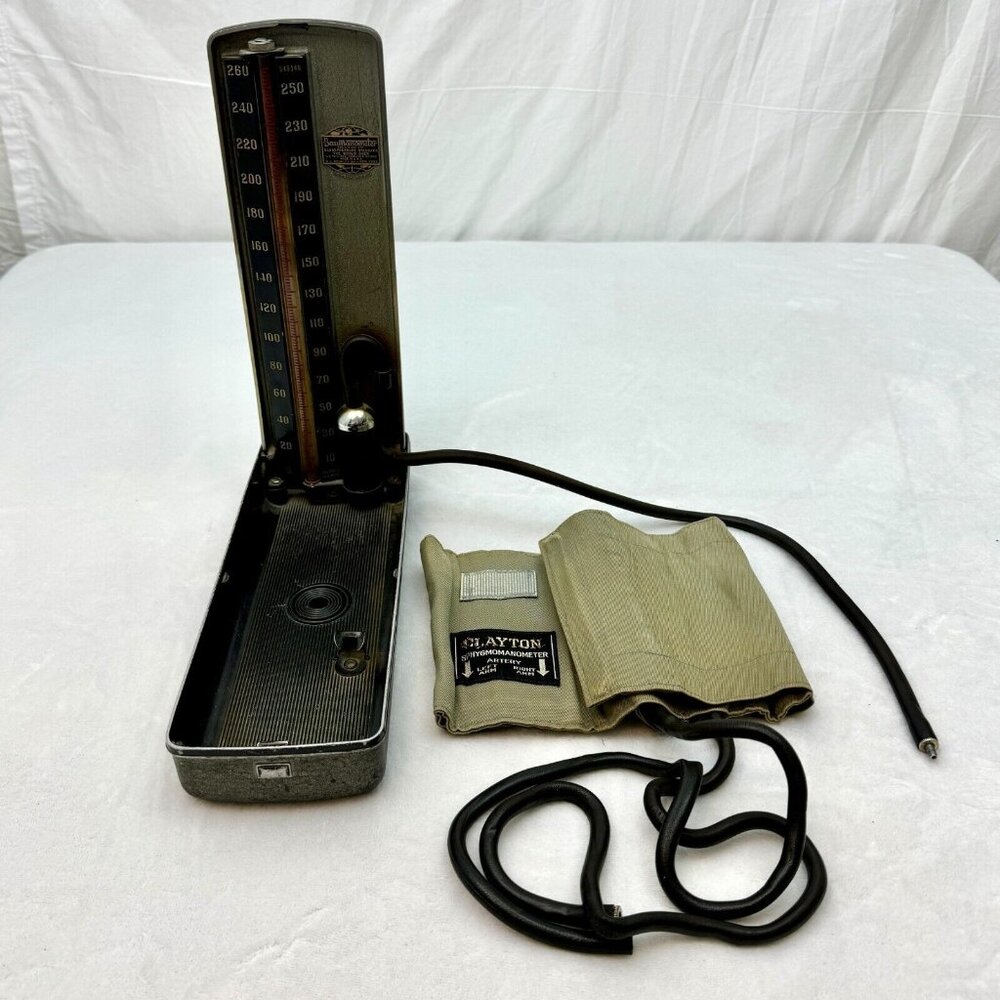 Vintage Baumanometer Blood Pressure Kit Kompak Model in Metal Case